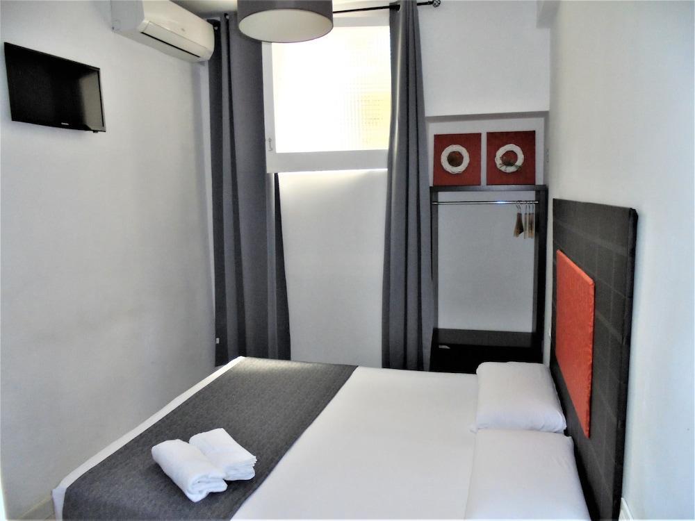 Easy Sants By Bossh! (Adults Only) Hostel Barcelona Exterior foto